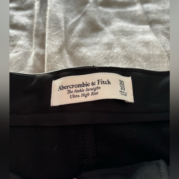 ⭐️NWOT⭐️ ABERCROMBIE & FITCH Vegan Leather pants (Black) - Picture 7 of 11